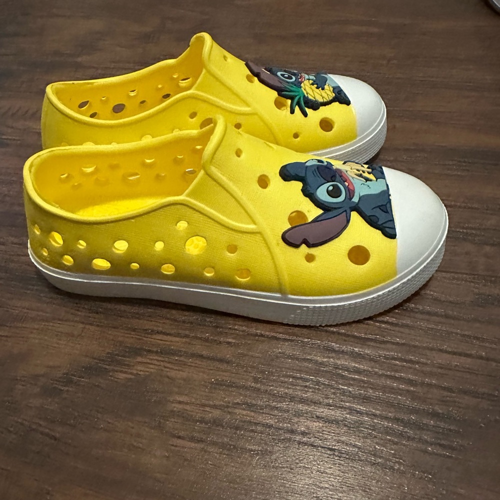 Harper Canyon LILO and Stitch shoes - Picture 4 of 5